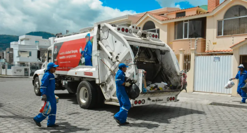 Ibarra prevé ajuste en la tasa de basura y cambio de método de cobro ...